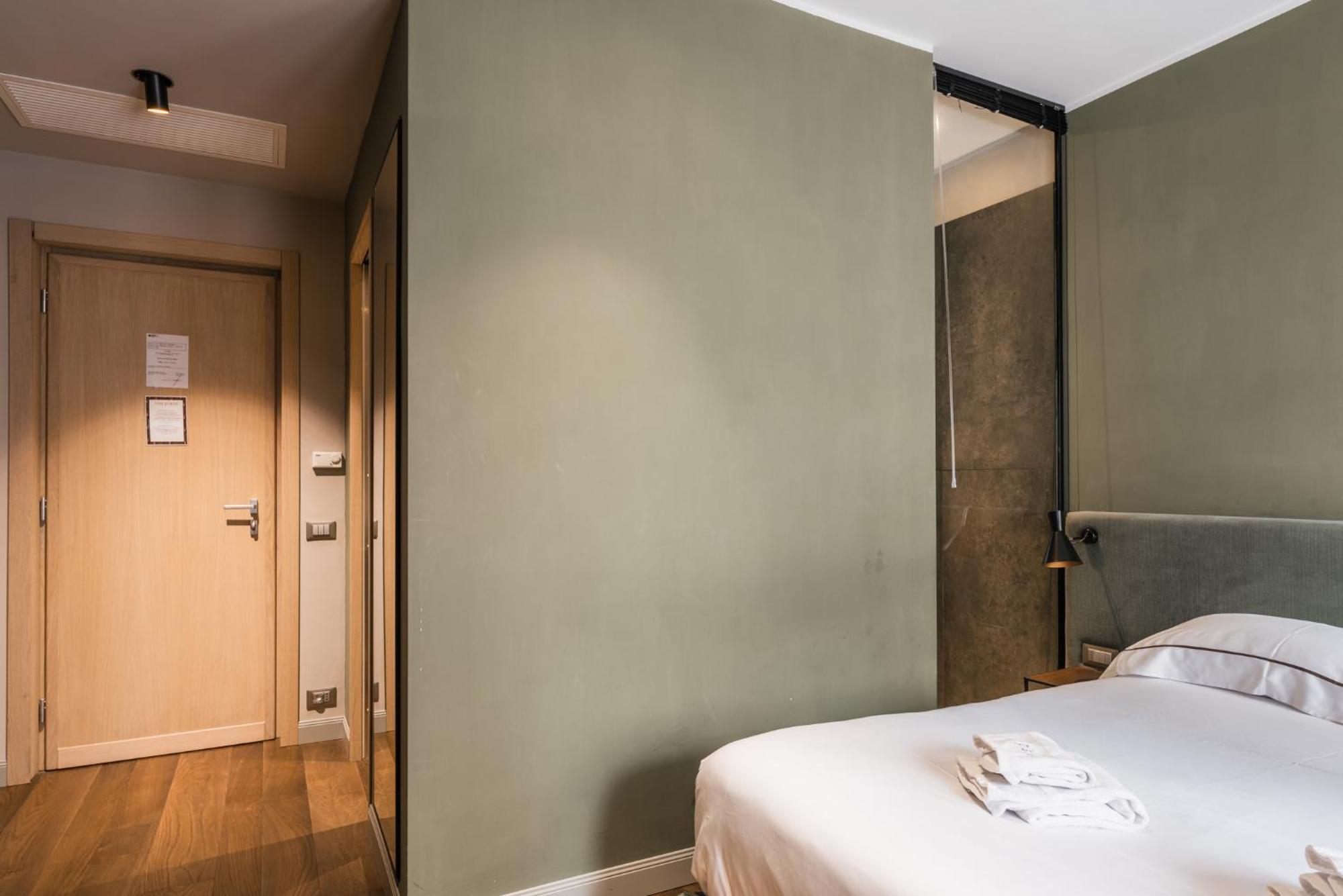 The Place 2* Rome